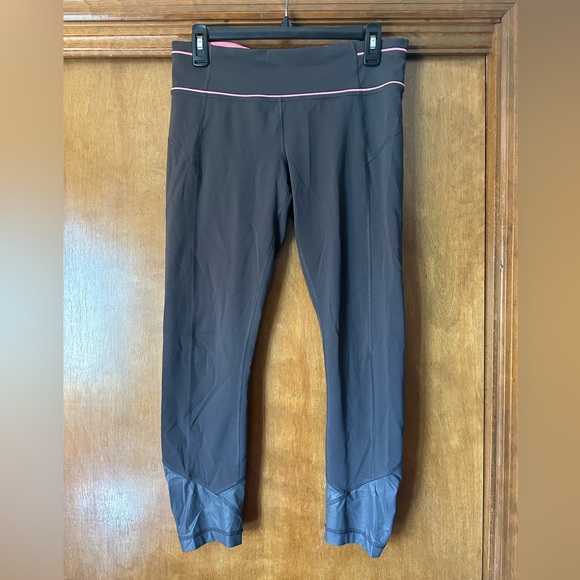 Lululemon Pace Queen Tight size 8 - Picture 3 of 6